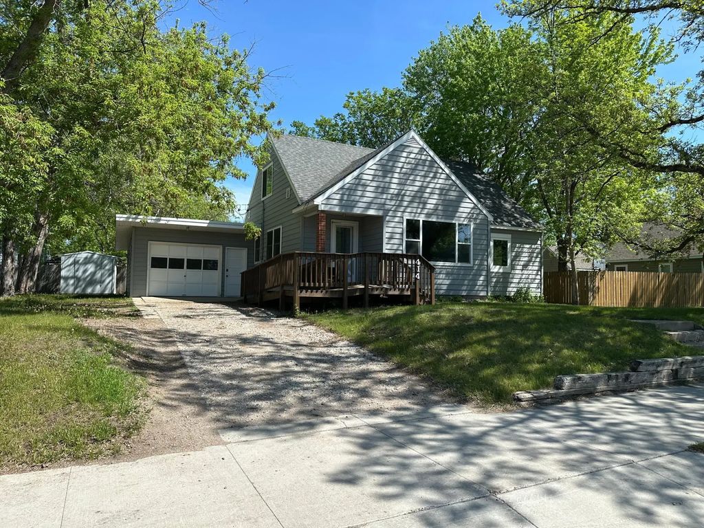 414 Willow Street W, Detroit Lakes