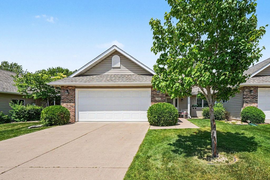 608 Cherrywood Court, Red Wing