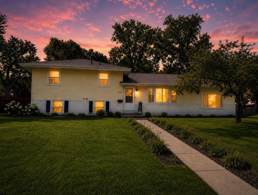 7700 Sierra Parkway, Brooklyn Park