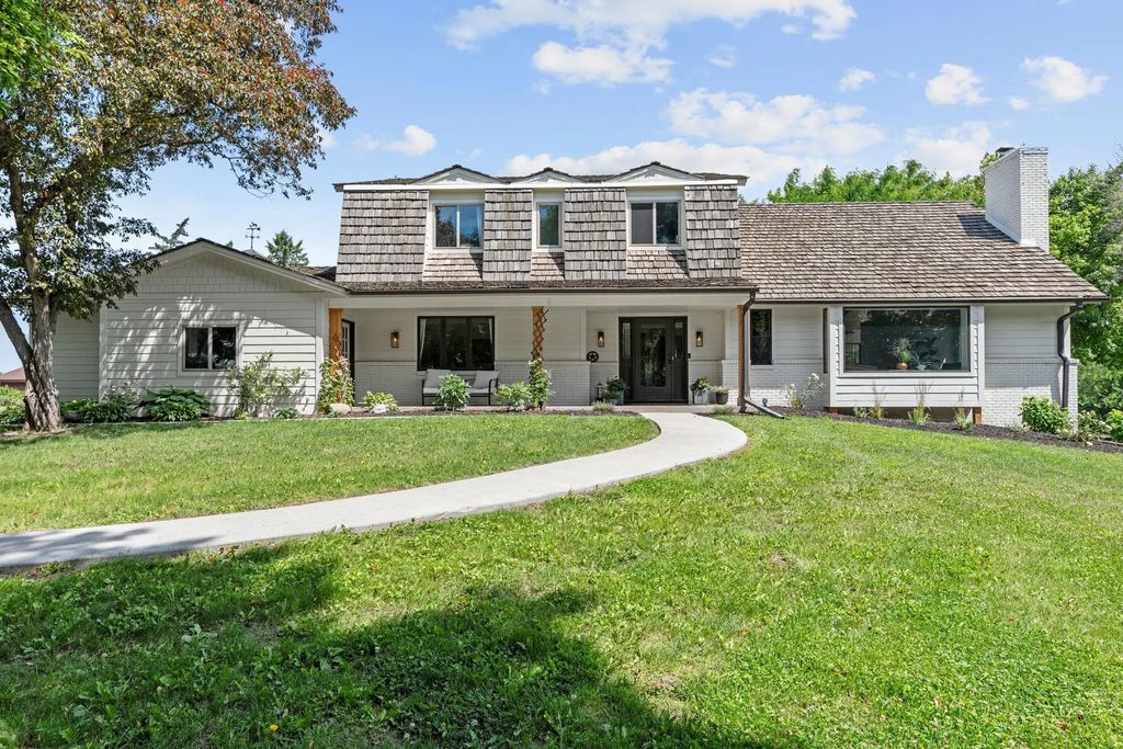 9060 County Road 26, Minnetrista