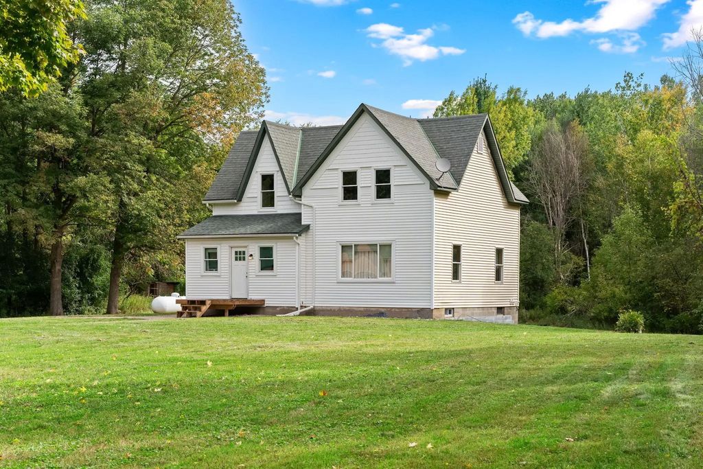 1052 Grand Street, Ogilvie