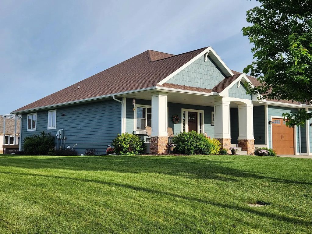 731 St James Circle, Litchfield