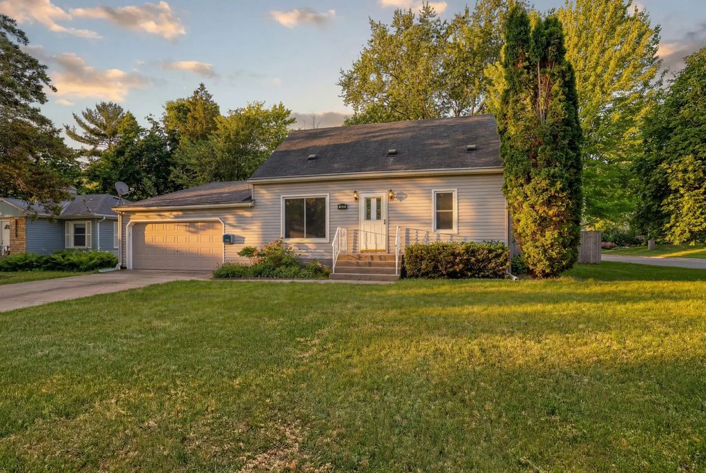 3633 Lowry Avenue N, Robbinsdale