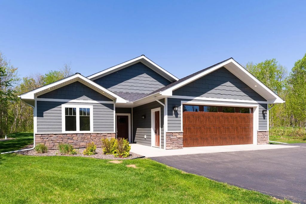 4217 Lavaque Road, Hermantown