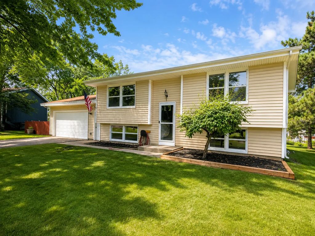 4653 152nd Court, Apple Valley
