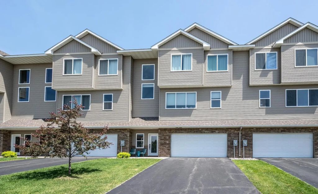 18603 Jonesboro Court, Lakeville