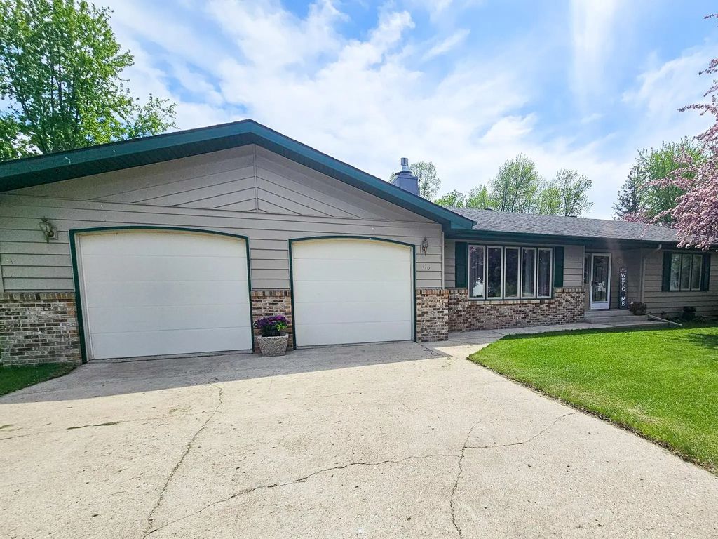 116 Nora Street E, Thief River Falls