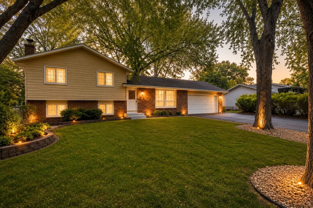 10204 Valley Forge Lane N, Maple Grove