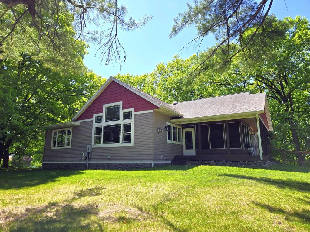 1325 Island Avenue, Cumberland