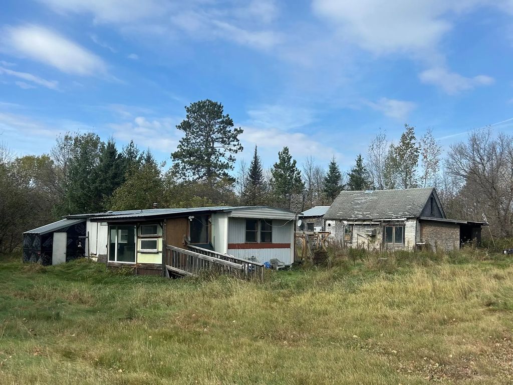 27462 Raven Road, Laporte