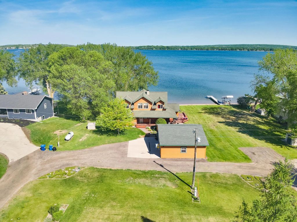 21447 Sunny Drive, Fergus Falls