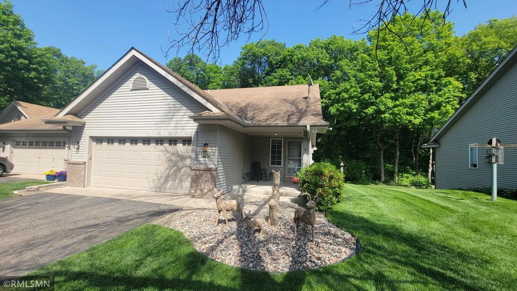 1374 Field Creek Circle, Victoria
