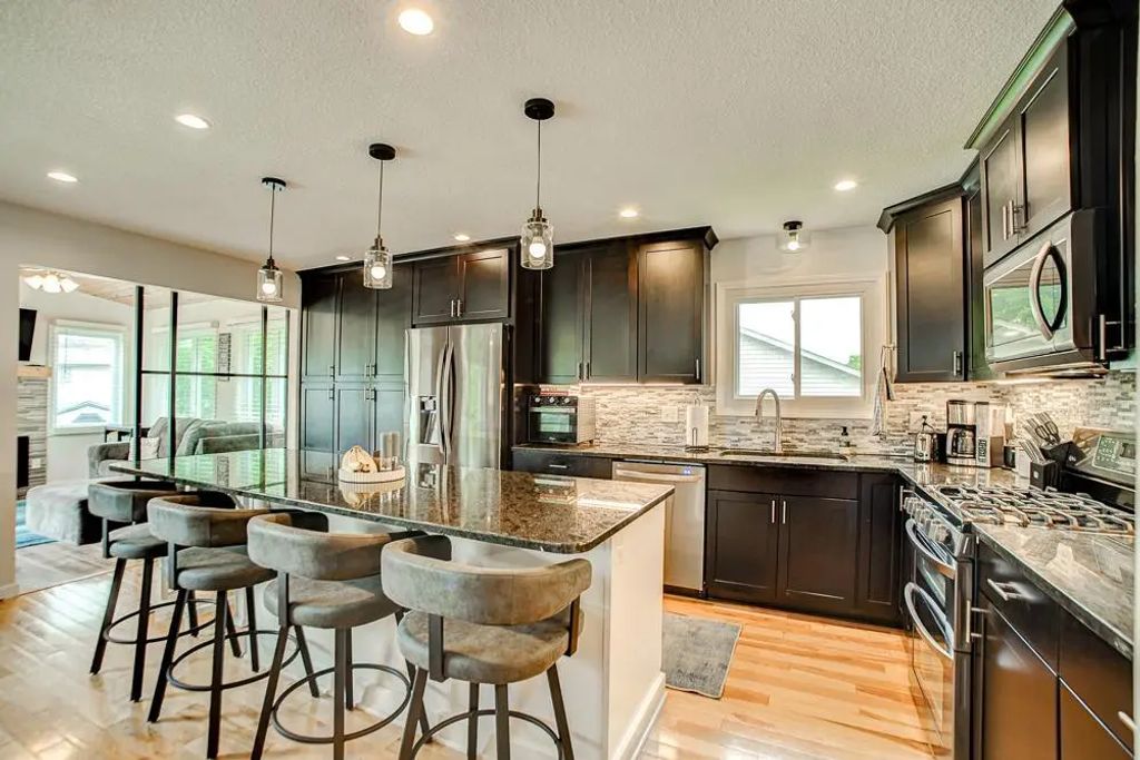 15614 Heywood Way, Apple Valley