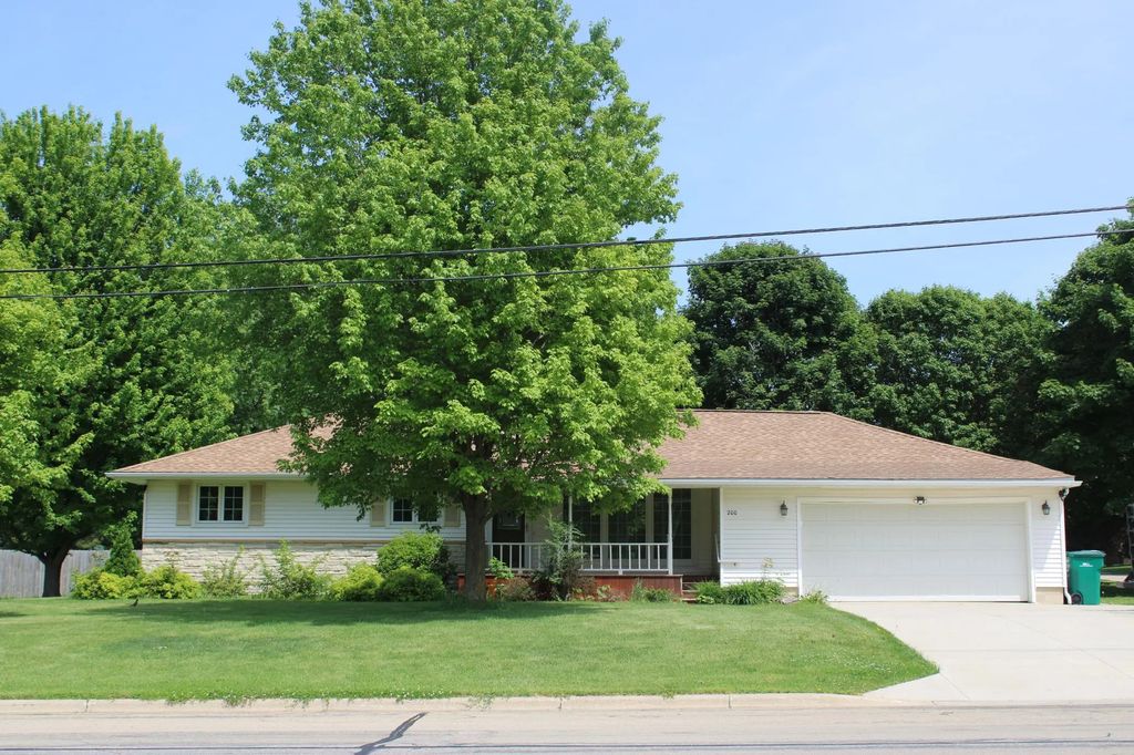 200 N Adams Street, Elkton