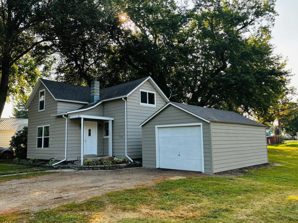 719 2nd Avenue, Brewster