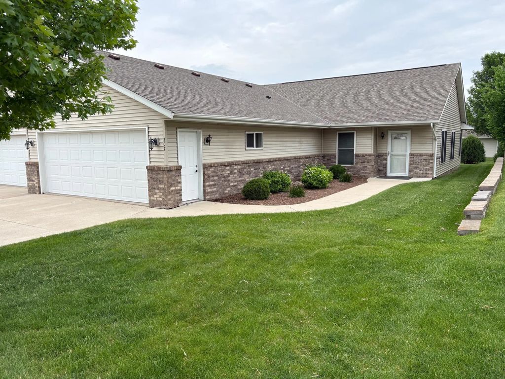 307 Aspenwood Drive, Redwood Falls