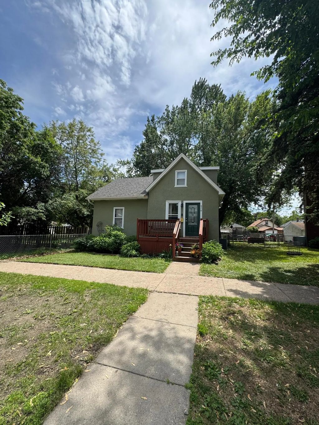 878 Monroe Court, Saint Paul