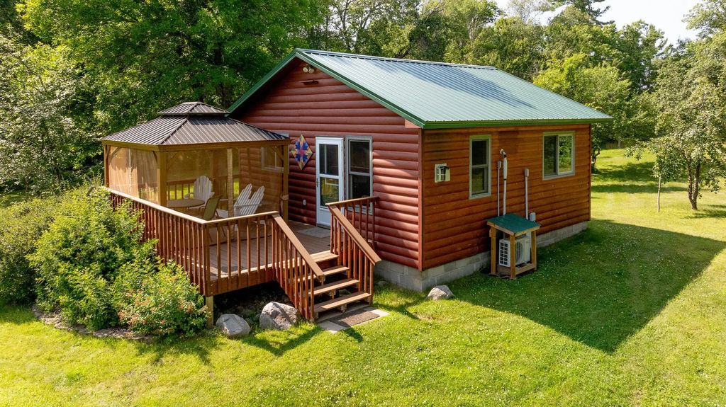 6613 County Road 125 Ne, Longville