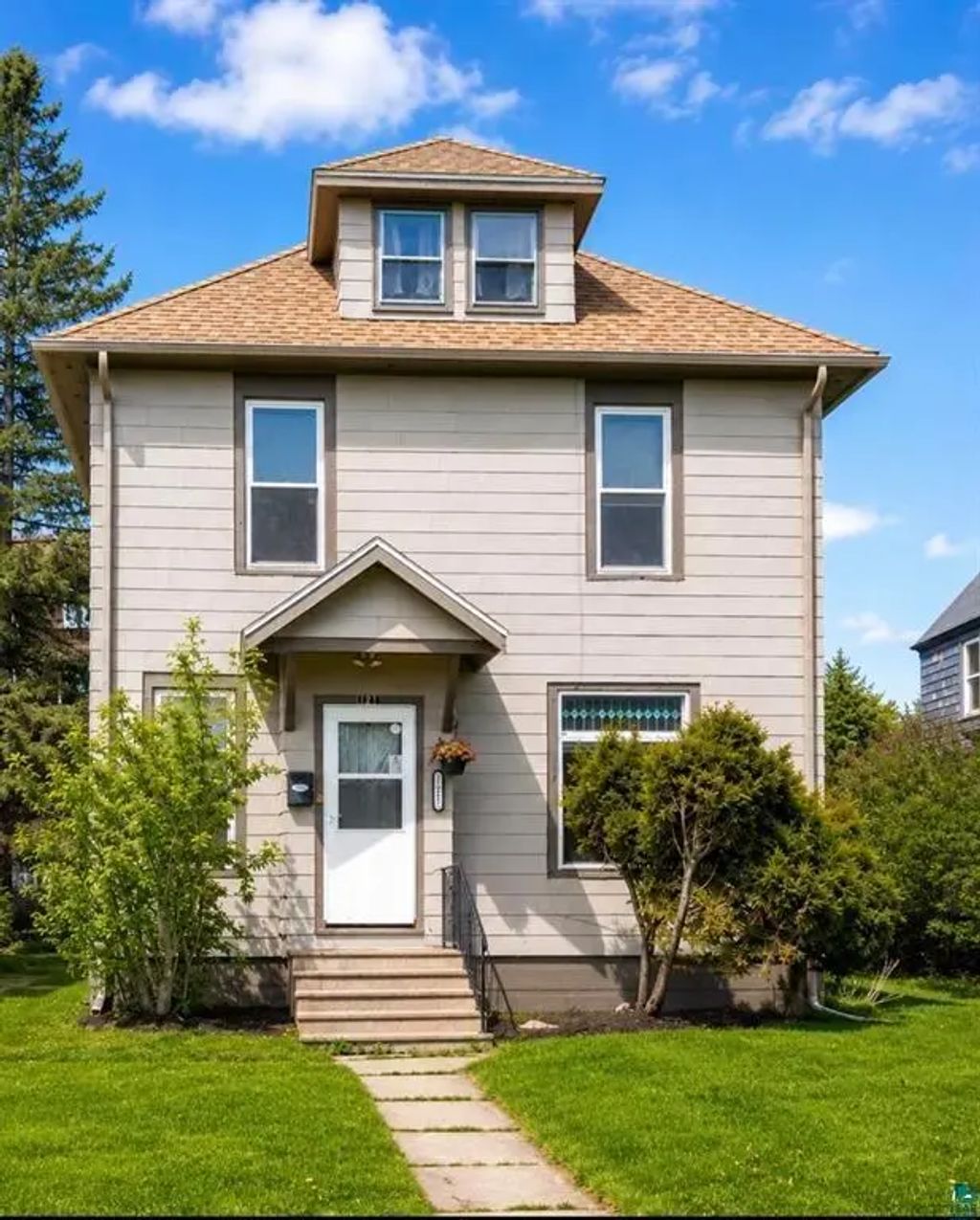 1821 Ogden Avenue, Superior