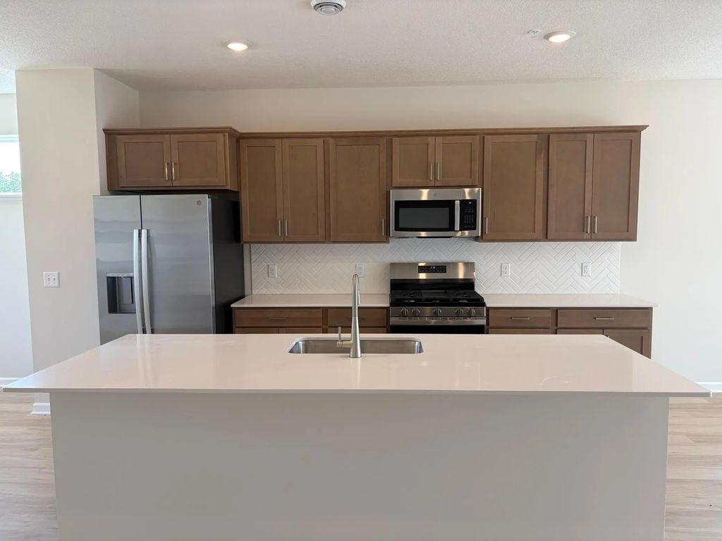 13612 Willow Drive, Rogers