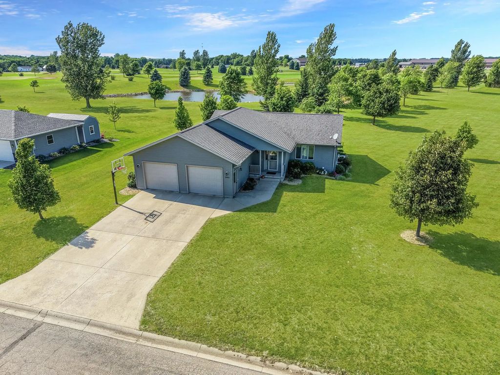 2001 Eastbay Avenue, Balaton