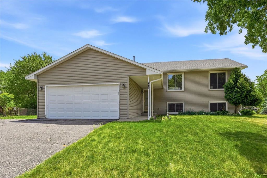 4516 Whitetail Way, Eagan