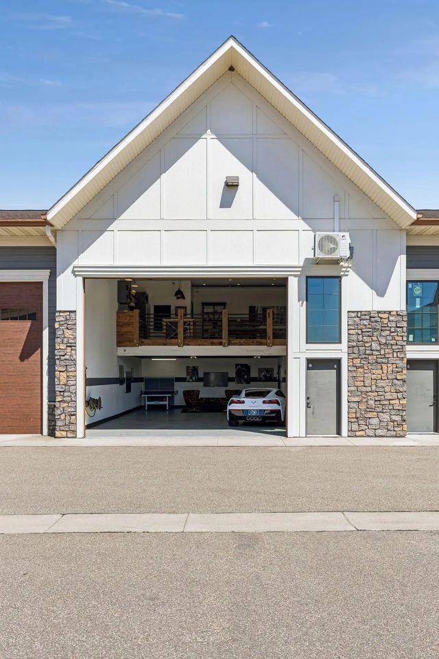 3640 Arrowhead Drive, Hamel