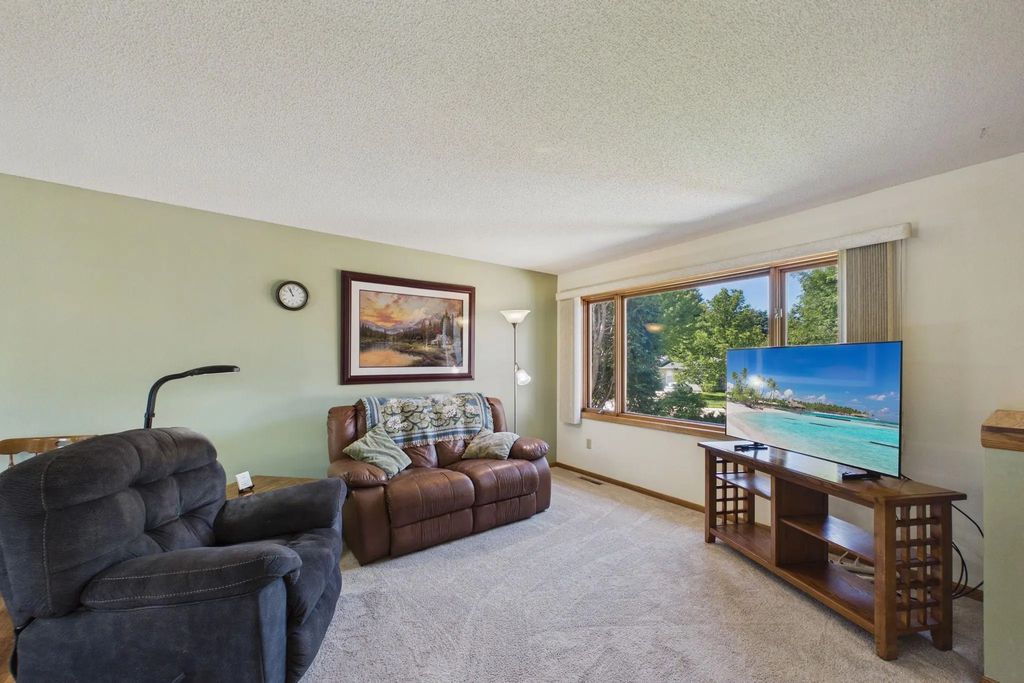 4335 Valley Drive Nw, Rochester
