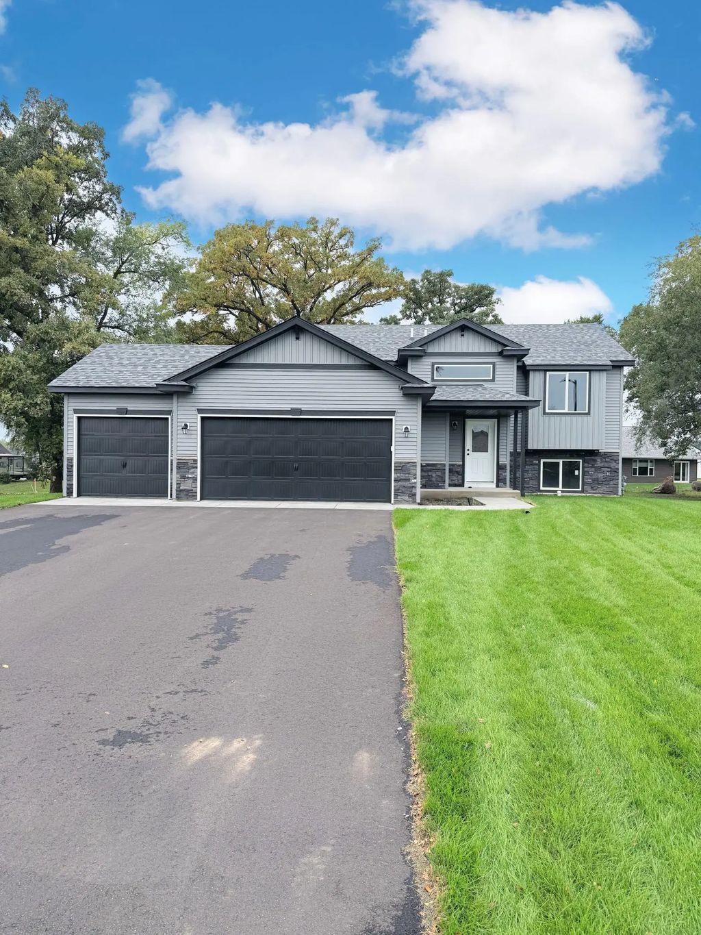 2582 Topaz Street, Saint Augusta
