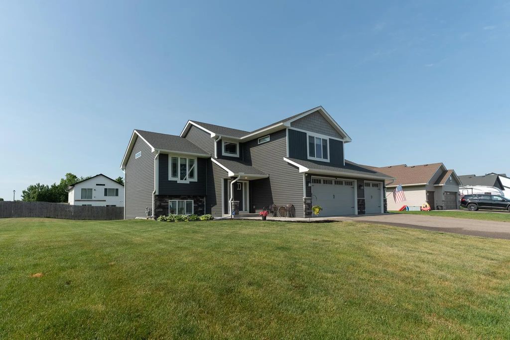 8255 384th Trail, North Branch