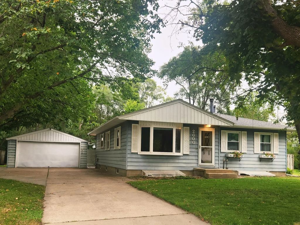 2606 Pearl Court Se, Rochester