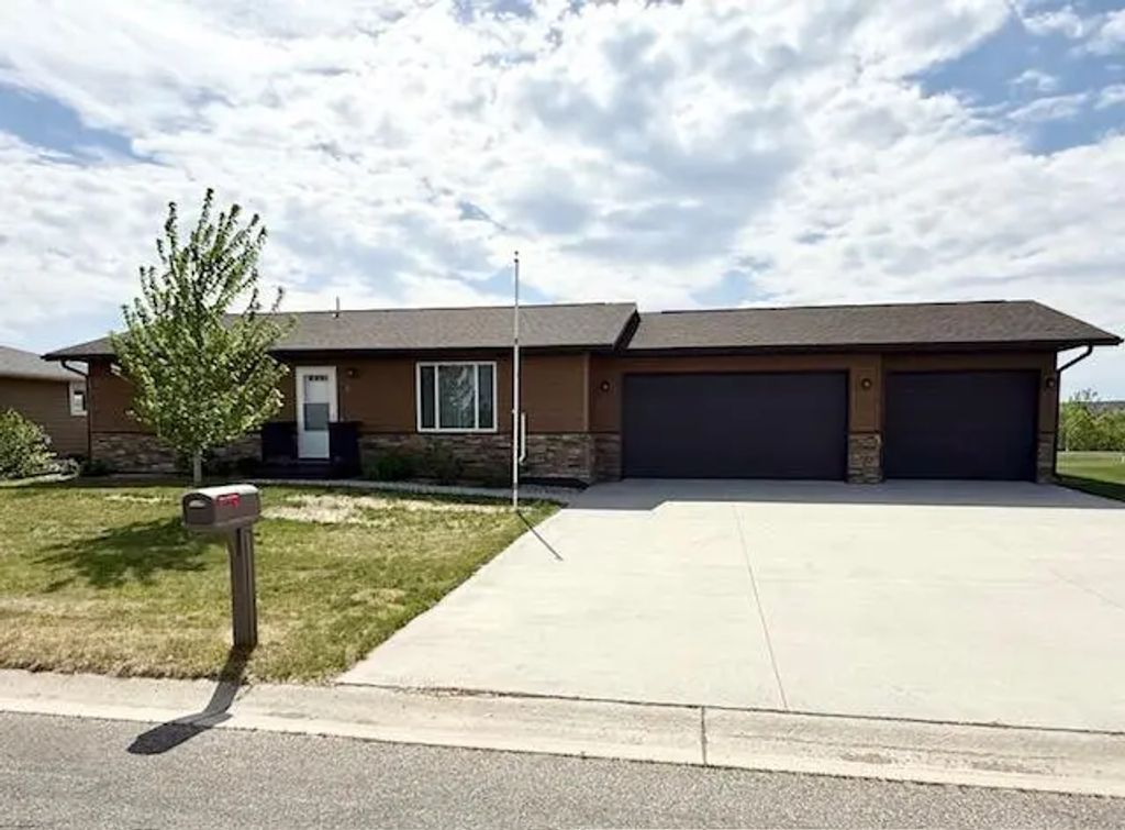 822 9th Avenue Sw, Perham