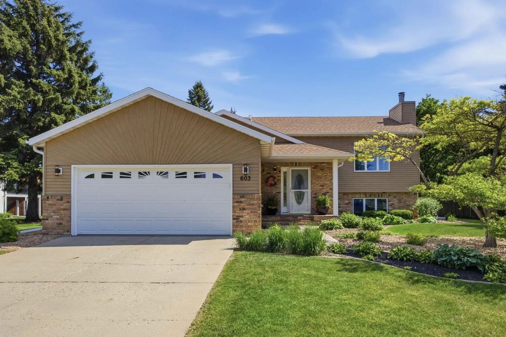 603 34th Avenue S, Moorhead