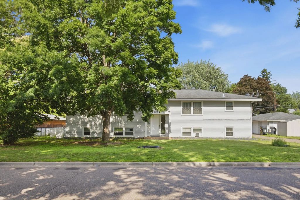 5116 Edgewood Avenue N, Crystal