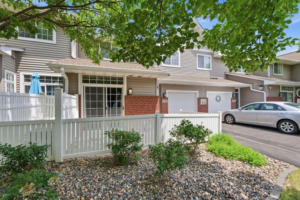 14172 Plymouth Avenue 28, Burnsville