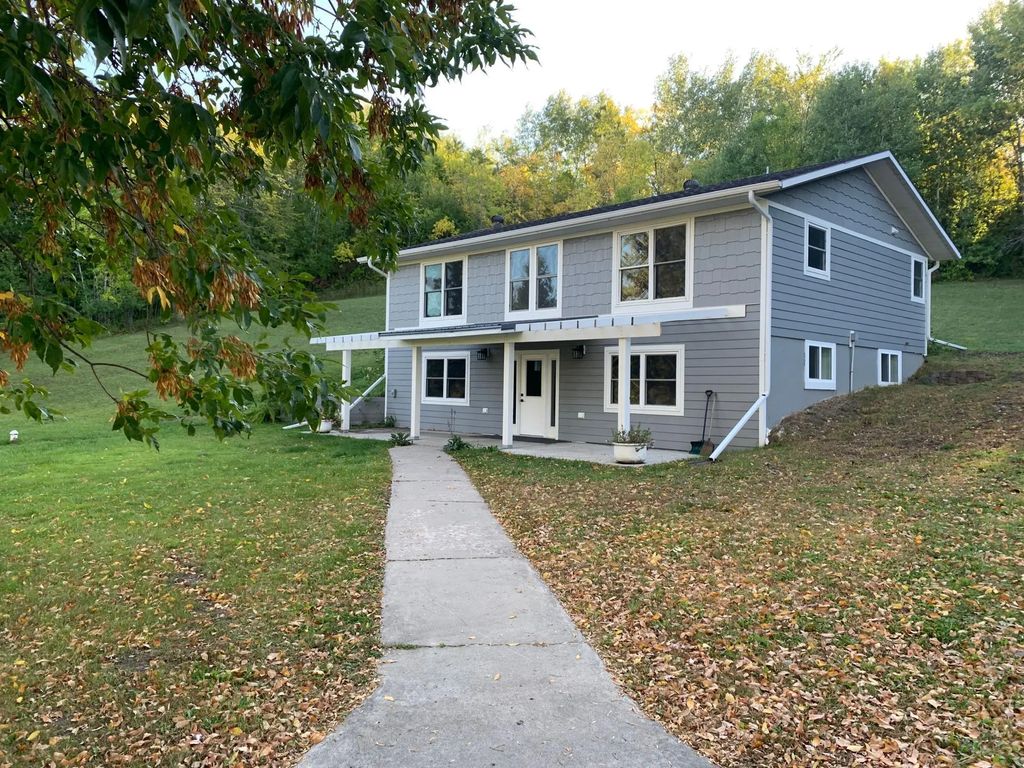 17671 County Highway 11, Audubon