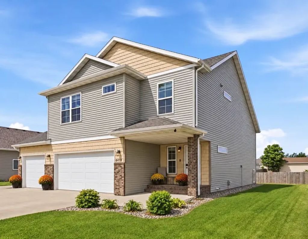 4419 17th Street S, Moorhead