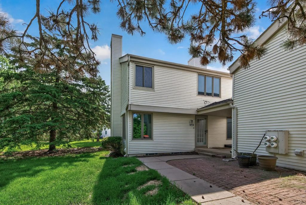 313 Elan Court, Woodbury