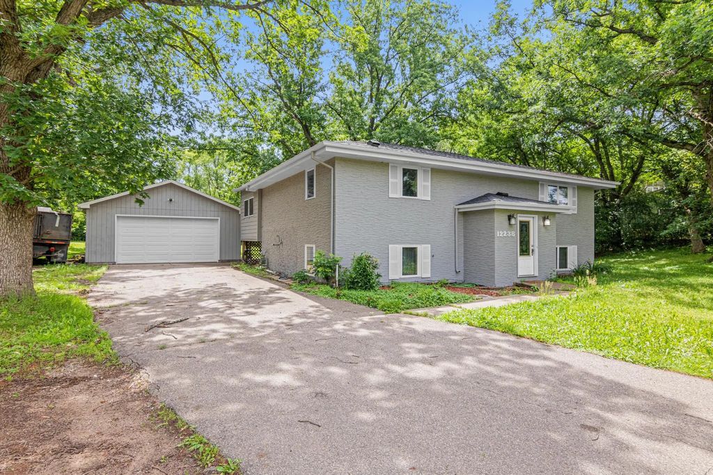 12238 S Robert Trail, Rosemount