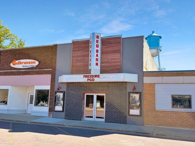 105 S Main Street, Hendricks