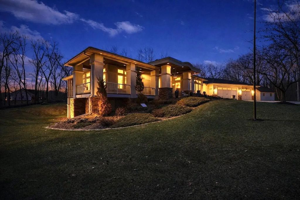 9401 Elm Court, Prior Lake
