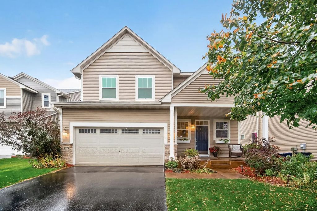 1779 Fescue Court, Shakopee