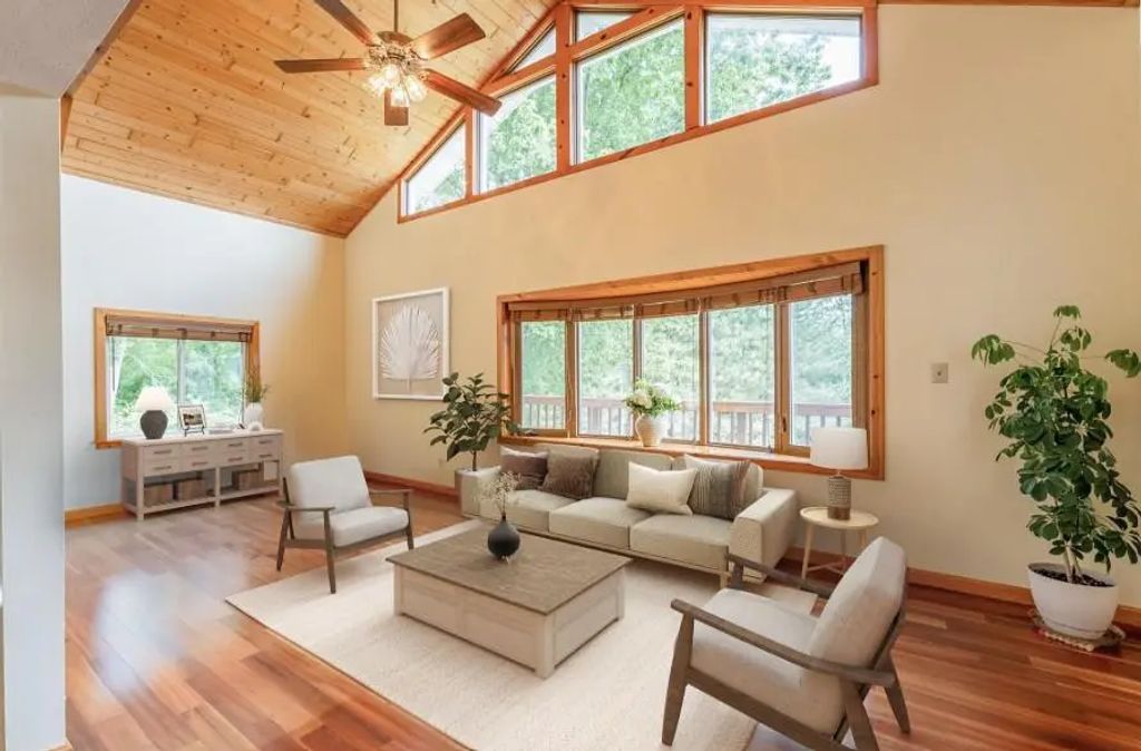 15771 Sherwood Trail, Zumbrota