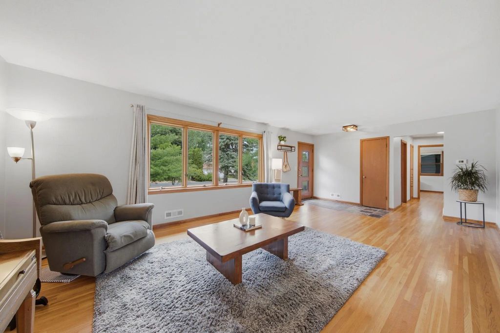 9532 Penn Circle, Bloomington