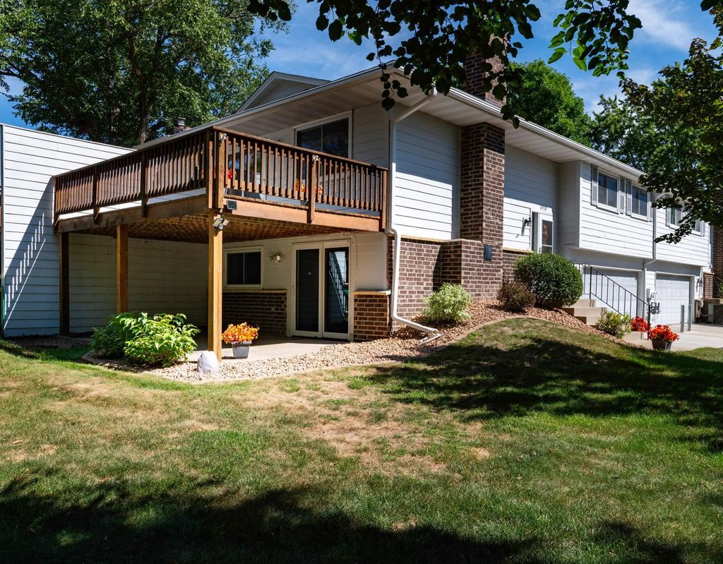 10520 Decatur Avenue S, Bloomington
