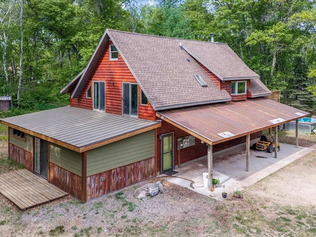 42737 Blue Lane W, Emily