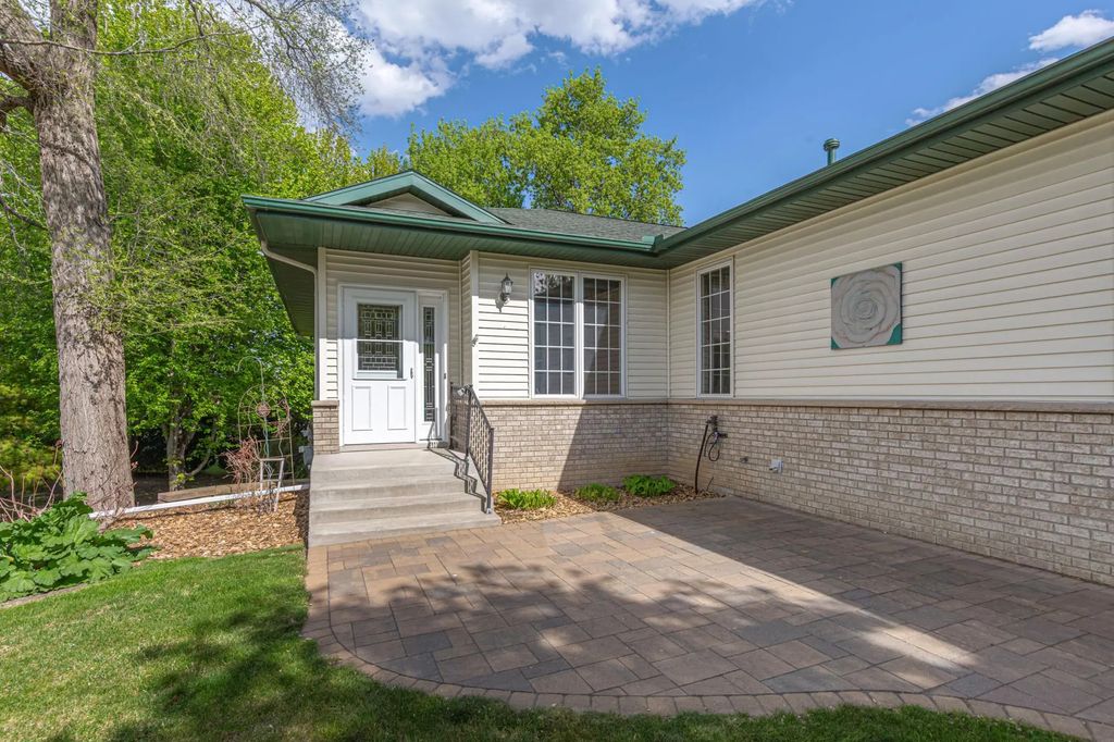 2129 Bard Court, Faribault