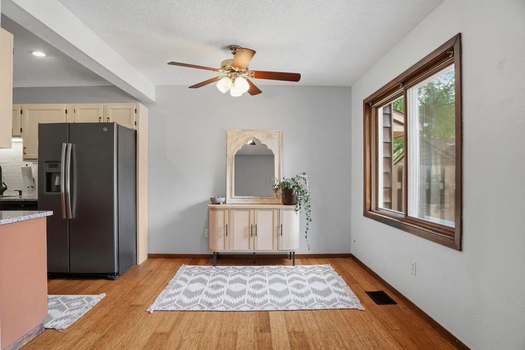 2455 Crestwood Drive, North Saint Paul