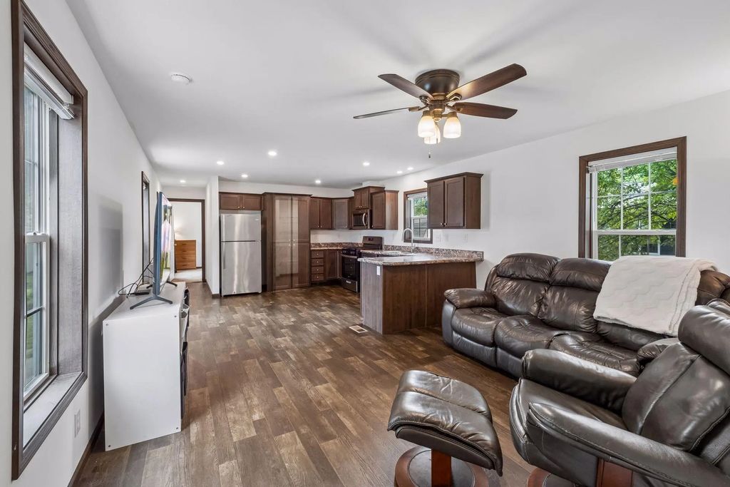 1291 Piper Drive W, New Brighton
