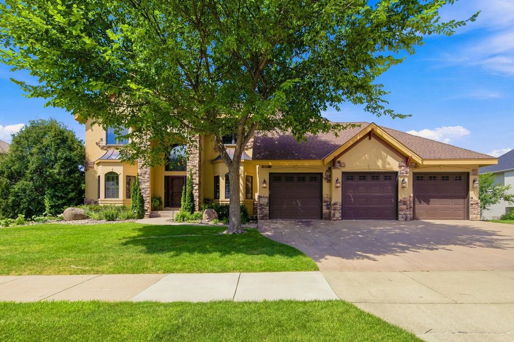 1008 Newhall Drive, Faribault